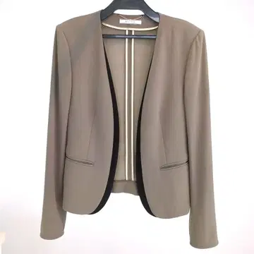 베이지 노카라 자켓 & 타이트 스커트 세트