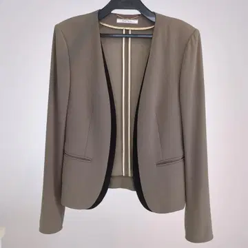 베이지 노카라 자켓 & 타이트 스커트 세트