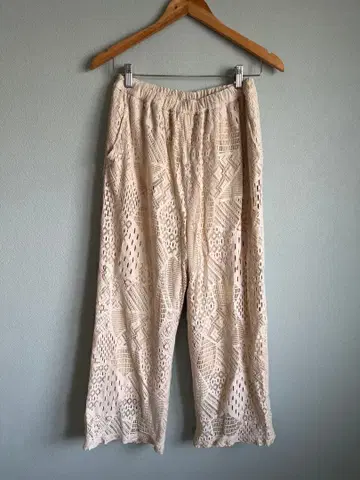 베이지 레이스 무늬 와이드 팬츠 gblue