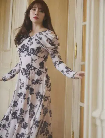 herlipto Winter Rose Dress