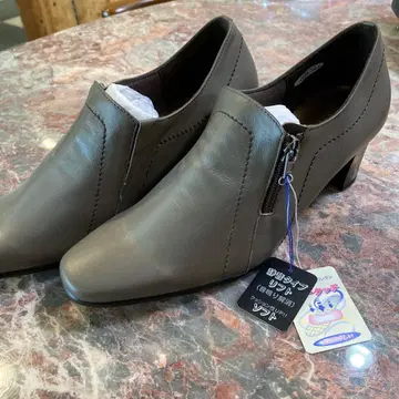 Fizz Reen 그레이 가죽 펌프스 7cm 힐