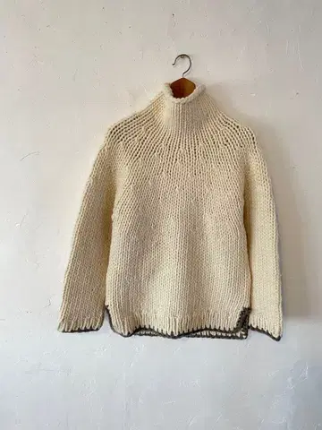 네스트로브 페루 니트