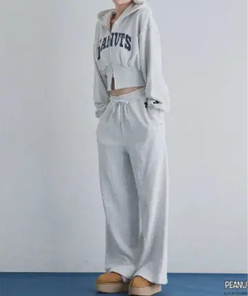 [ 새상품 ] NICE CLAUP 스누피 콜라보 셋업 오트밀