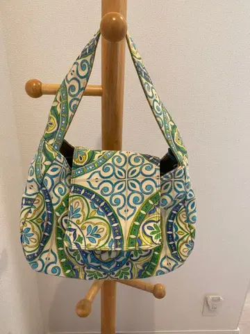 꽃무늬 숄더백 파랑과 그린