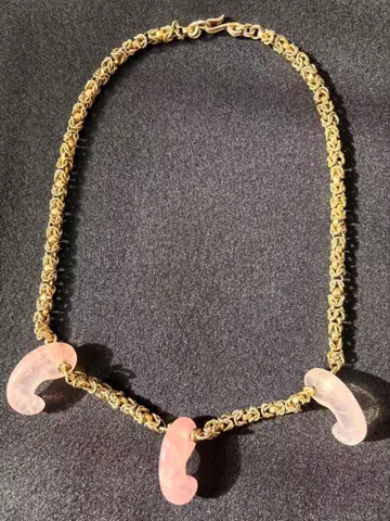 앤티크 골드 컬러 체인의 구옥 크리스탈 목걸이