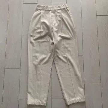 Nala 크림색 턱 들어간 슬랙스 프리 사이즈