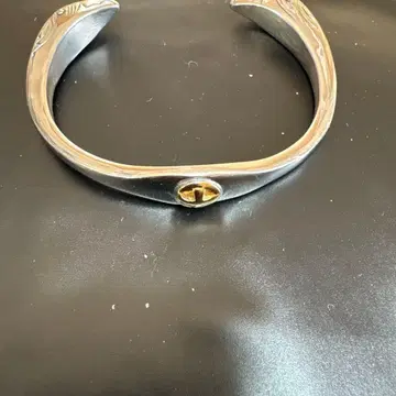 goro's 이글 얼굴 뱅글