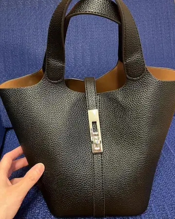 블랙 가죽 숄더백