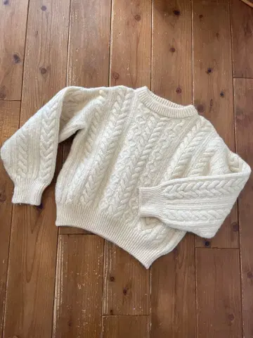 Nilfi 아이보리 케이블 니트 스웨터