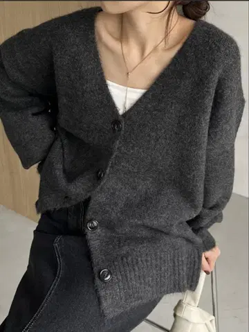 capricieux le'mage 모찌후와 V 가디건 차콜 그레이