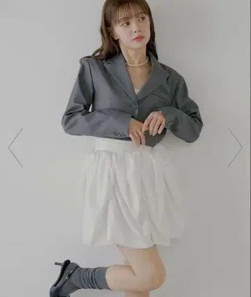 튤립 볼륨 플레어 스커트