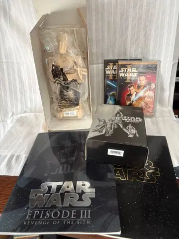 스타 워즈 배틀 로이드 캔 홀더와 DVD 세트