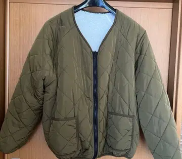 카키색 퀼팅 자켓