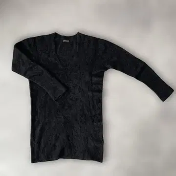 블랙 V넥 긴팔 니트
