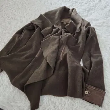 Emilie D. 플리스 프릴 가죽 자켓 카키 S 사이즈