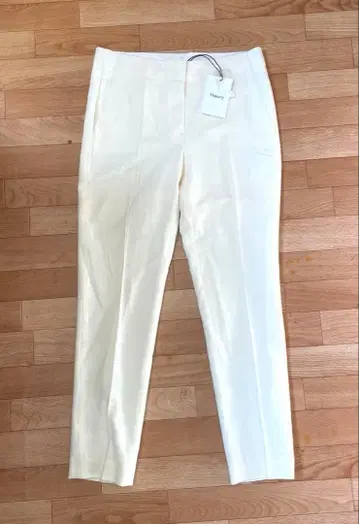 새상품 theory 심플 화이트 슬랙스 정가 26,000엔+세금