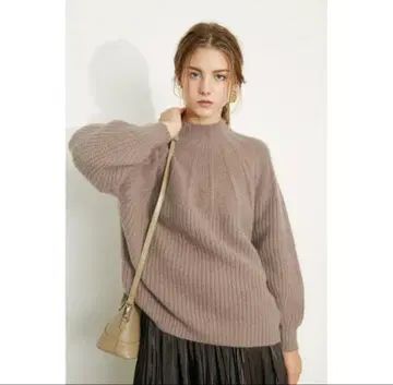 SNIDEL 퍼라이크 쇼스킨 니트탑