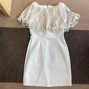 FRAYI.D 프레이아이디 프릴 장식 무릎 기장 원피스