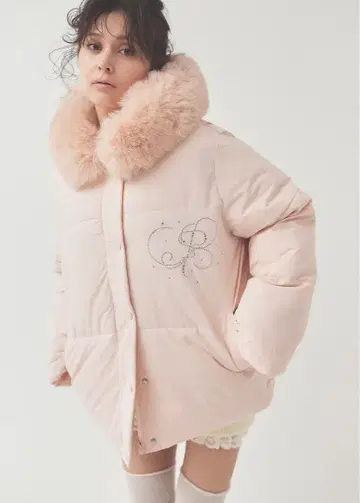 페리큐어 motif puffer coat 반짝이는 아우터