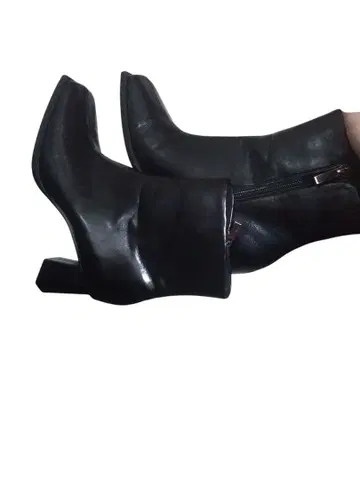 블랙 가죽 숏부츠 중간 굽