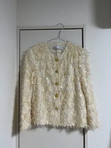 ZARA 아이보리 노카라 자켓