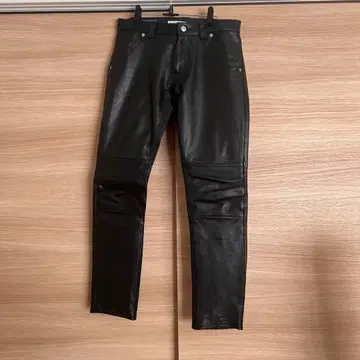 Blackmeans FLAGSTUFF 가죽 팬츠