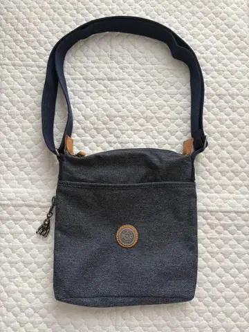 다크 블루 캔버스 숄더백