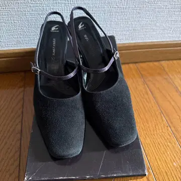 블랙 스트랩 하이힐 22.5cm EE