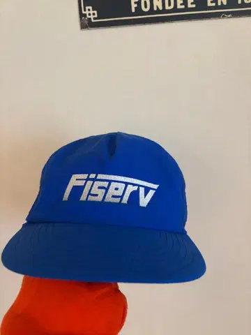 Fiserv 로고 나일론 캡 파란색 미국제