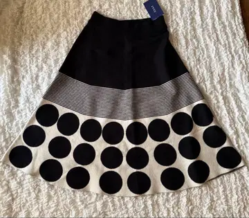 미사용 새상품 도트 보더 니트 종아리 기장 스커트