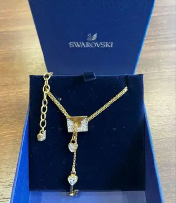 Swarovski 스와로브스키 목걸이 골드 하트 열쇠