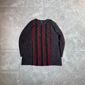 차콜 티셔츠 빨간색 라인 디자인 상의 빈티지