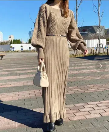 스퀘어넥 니트 원피스