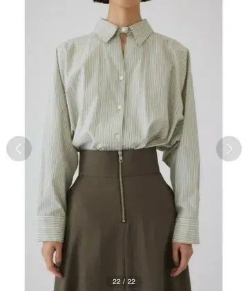 RIM.ARK(림아크) 백 볼륨 스트라이프 셔츠