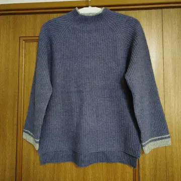 파란 보라색 리브 긴팔 스웨터