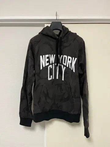 1PIU1UGUALE3 넘버나인 후드티