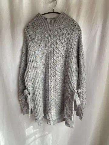 블루 그레이 케이블 니트 스웨터 사이드 리본