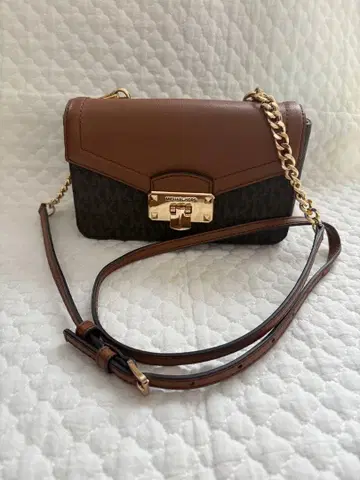 마이클코어스 장지갑 포함 숄더백