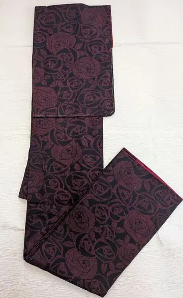 [얼룩 제거 클리닝 완료] 순수 실크  코몬 장미 무늬 네이비 바탕