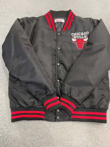 시카고 불스 바시티 자켓 S 사이즈 블랙/레드