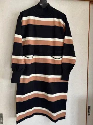 Grace 스트라이프 터틀넥 니트 원피스