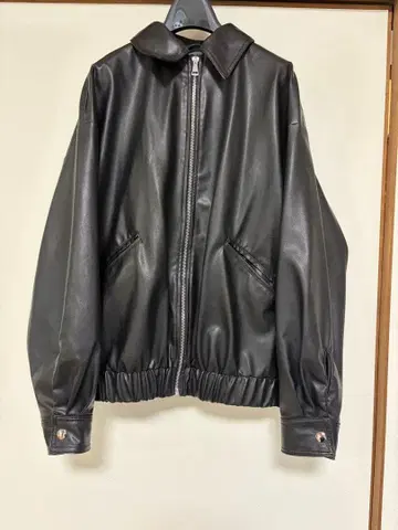 ZARA 페이크 가죽 자켓