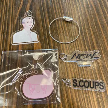 SEVENTEEN 에스쿱스 키링 참 도쿄