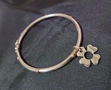 꽃 모양 참 포함 실버 950 & 얇은 금 장식 팔찌