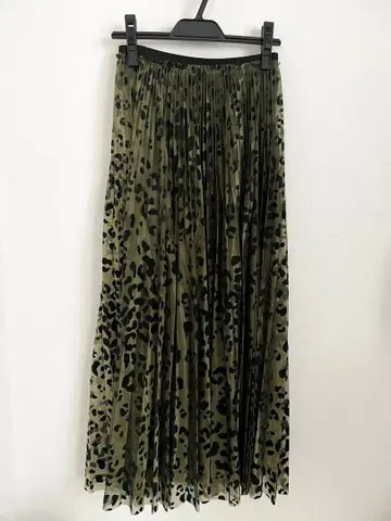 AULA 플로키 레오파드 플리츠 롱 스커트