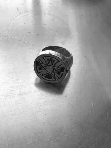 THRASHER independent 콜라보 반지