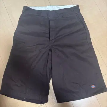 Dickies 블랙 숏팬츠 사이드 포켓 포함