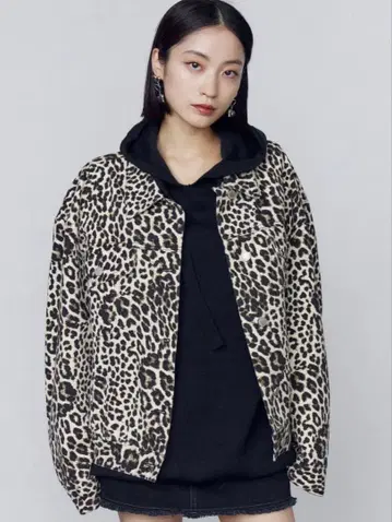 EMODA 오버 포켓 레오파드 블루종