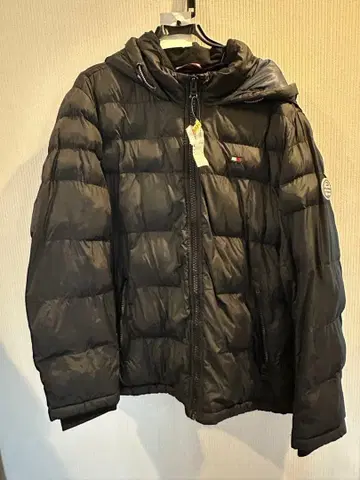 타미힐피거 블랙 다운 자켓 후드 부착