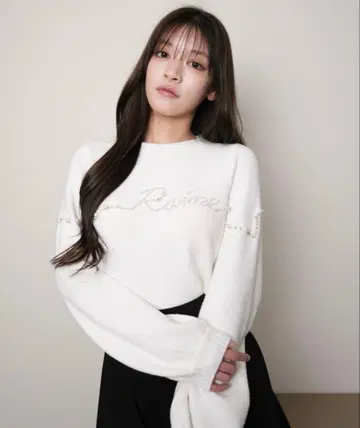 LIPSERVICE 펄 라인 로고 니트 화이트